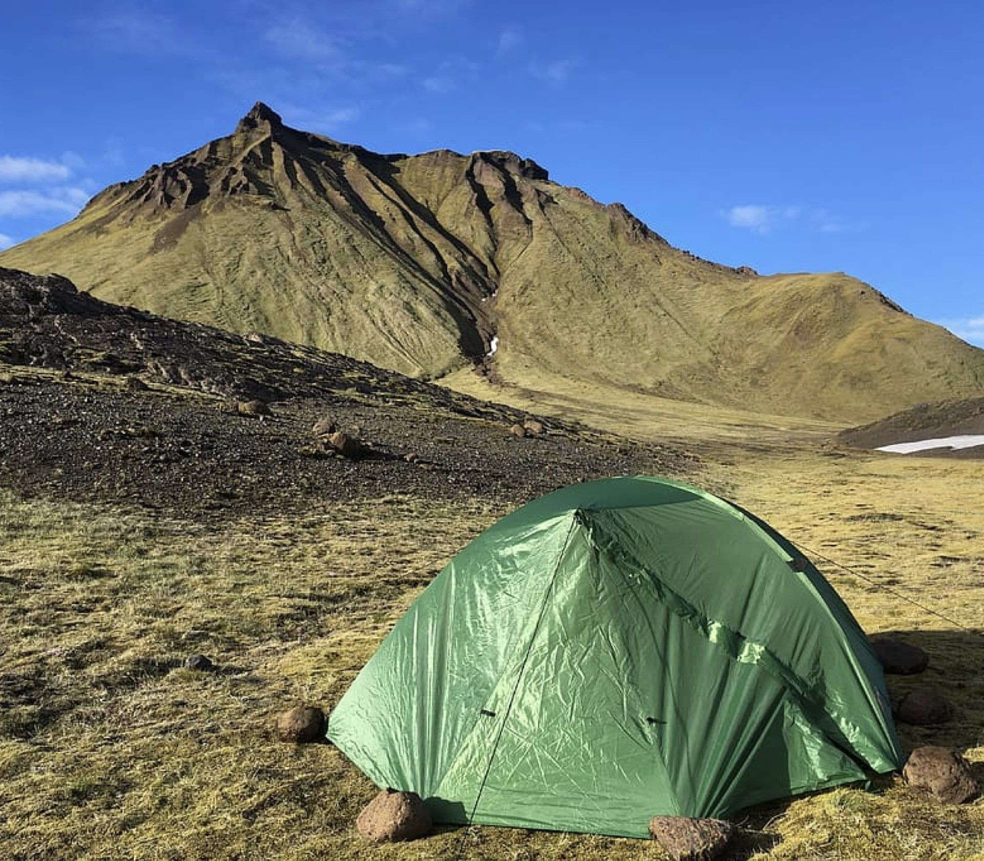 Палатка mountain. Тибетская палатка. Палатка в горах. Горная палатка. Палатка зеленая.